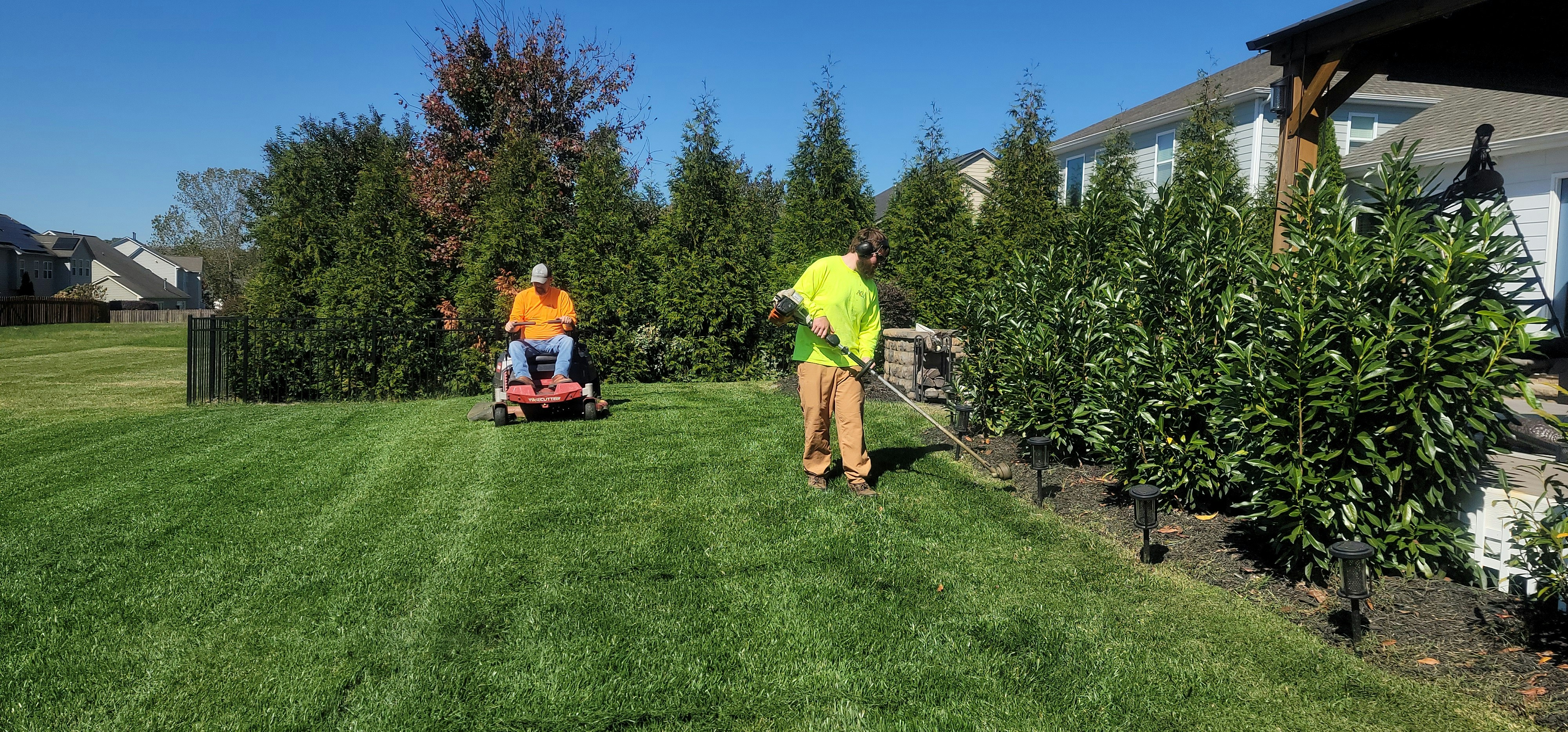 Mulch and planting installation — Island Green Services